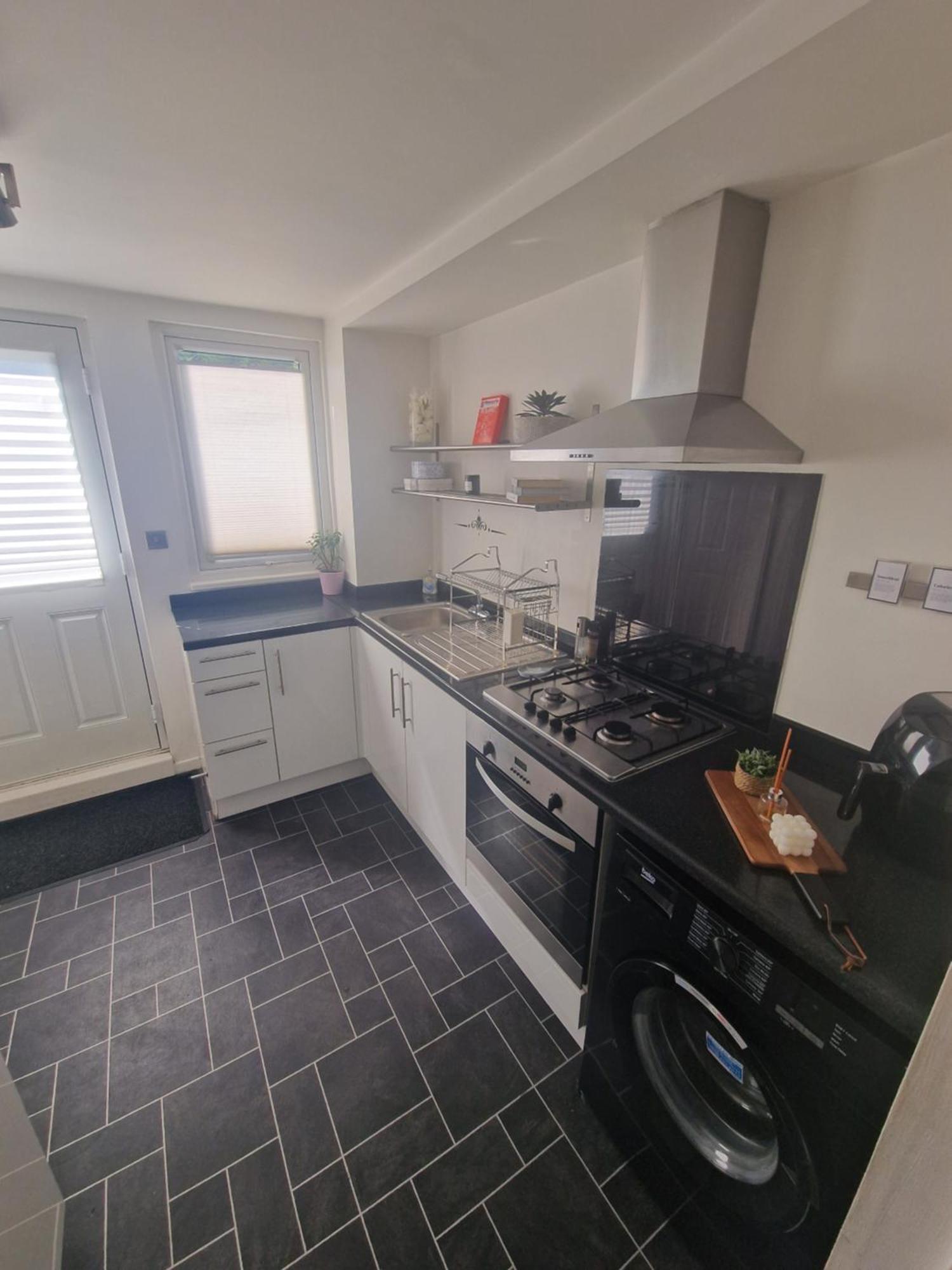 Stylish & Modern 2 Bed House With Free Parking Leeds Apartment Leeds  Exterior photo